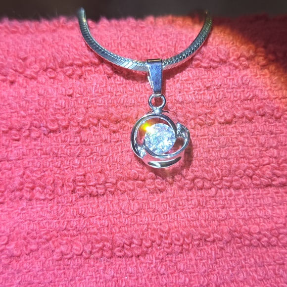 22" Swivel Diamond faux Necklace - Picture 4 of 5